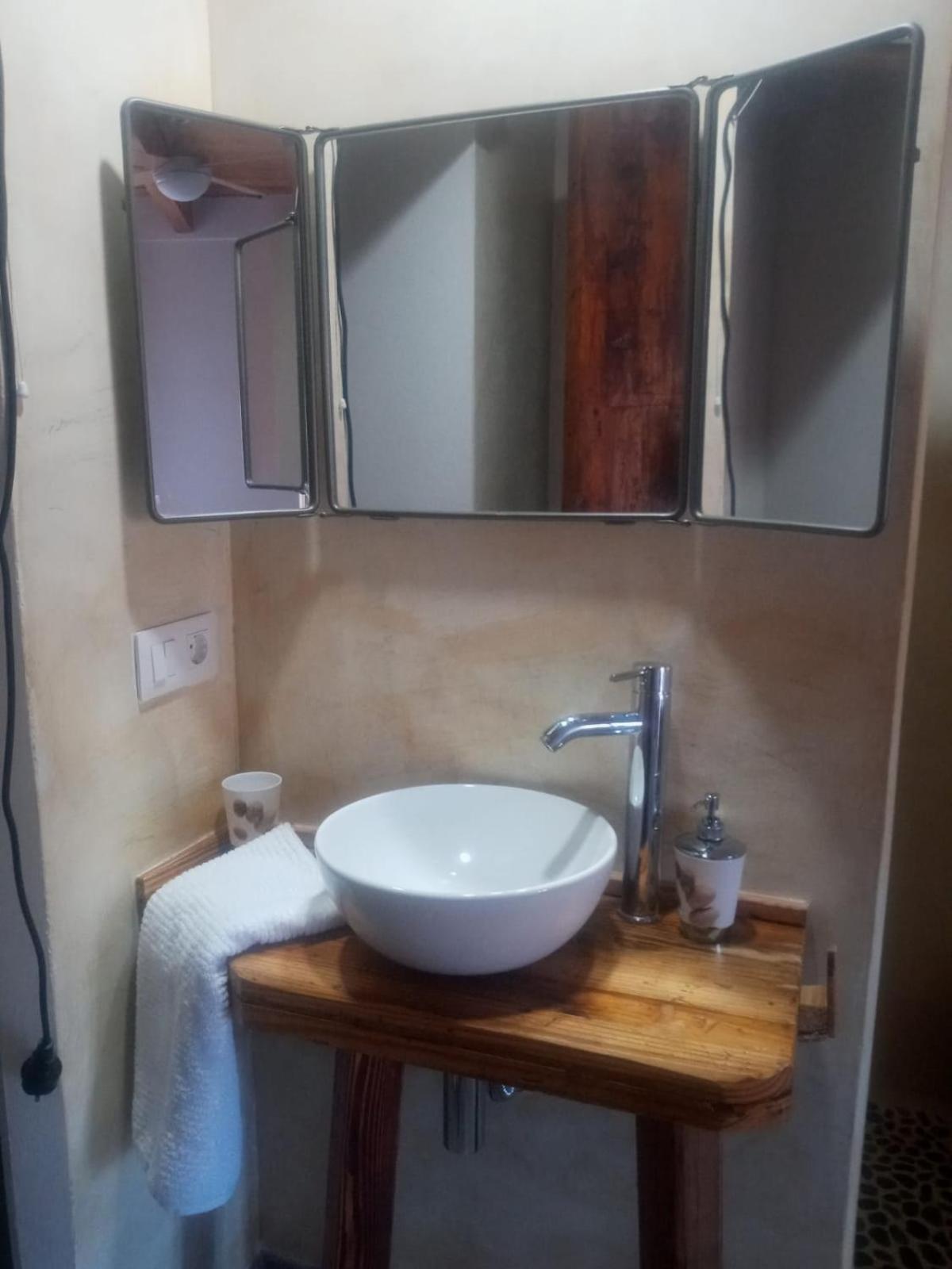 Casa Buscareta Apartment Montan ภายนอก รูปภาพ